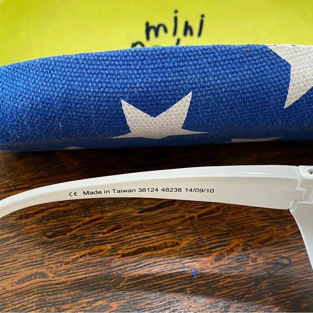 Mini Boden Kids White Sunglasses with Case